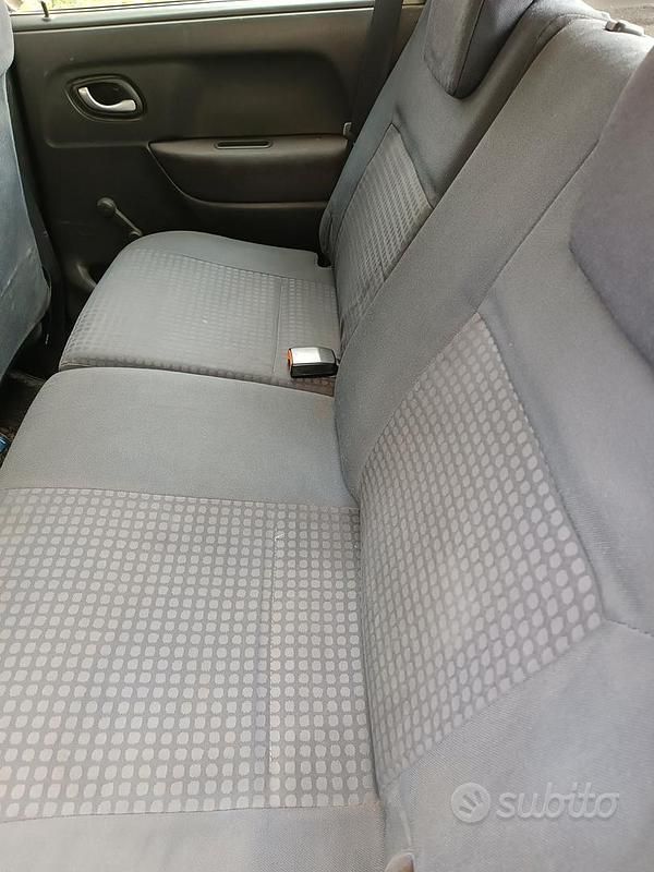 Usata Opel Agila 2004 Grigio Monovolume