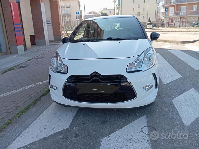 Usata DS Automobiles DS3 So Chic 92 CV (67 kW) 2012 Bianco Coupé