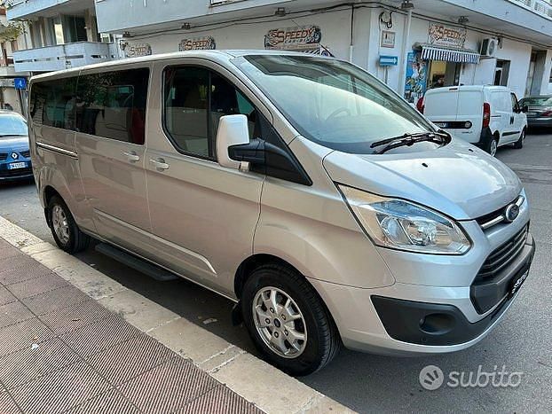 Usata Ford Tourneo Custom 154 CV (113 kW) 2013 Grigio Furgone