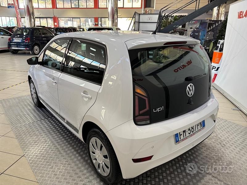 Usata VW up! Move 60 CV (44 kW) 2017 Bianco Utilitaria