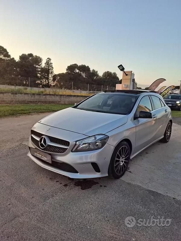 Usata Mercedes A180 Premium 109 CV (80 kW) 2016 Grigio Berlina