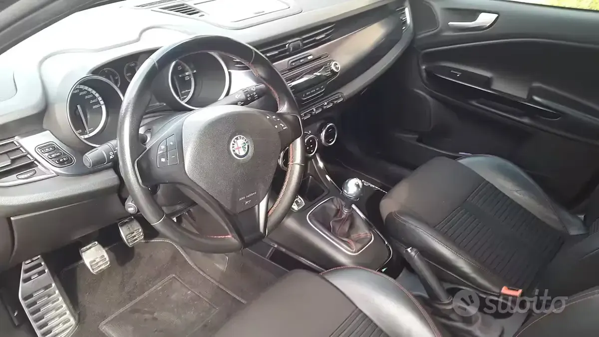 Usata Alfa Romeo Giulietta 105 CV (77 kW) 2012 Nero Utilitaria