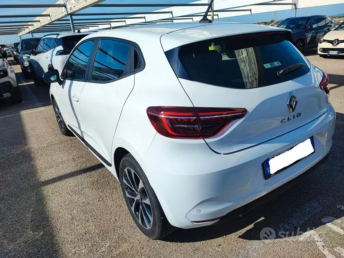 Usata Renault Clio V Techno 91 CV (66 kW) 2023 Bianco Berlina