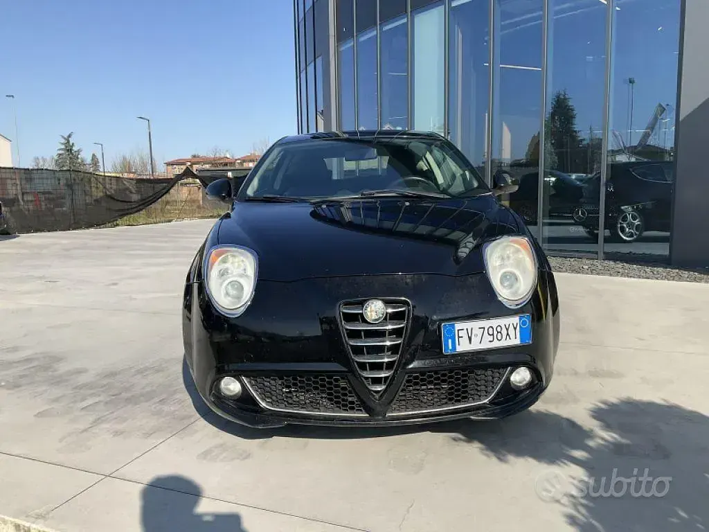 Usata Alfa Romeo MiTo Distinctive 105 CV (77 kW) 2010 Nero Utilitaria
