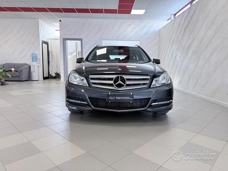 Usata Mercedes C180 120 CV (88 kW) 2014 Grigio Station wagon