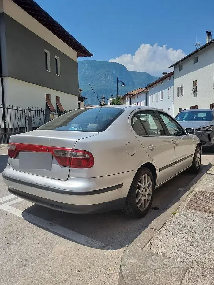 Usata Seat Toledo 90 CV (66 kW) 2001 Grigio Berlina