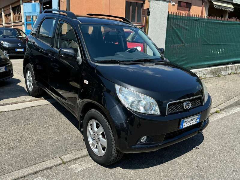 Nero Usata 2009 Daihatsu Terios SUV | 6900 € (Buon prezzo) - Immagine 1/4