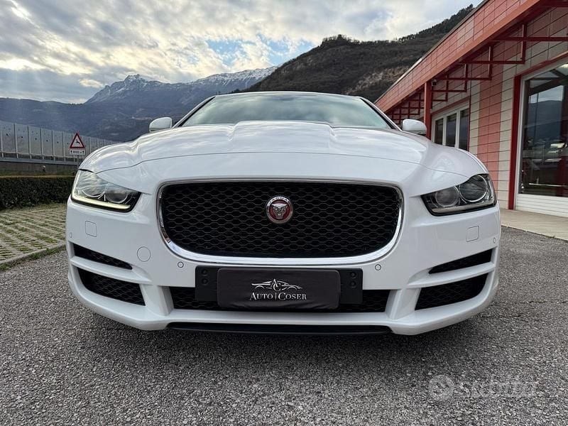 Usata Jaguar XE Prestige 179 CV (131 kW) 2016 Bianco Berlina