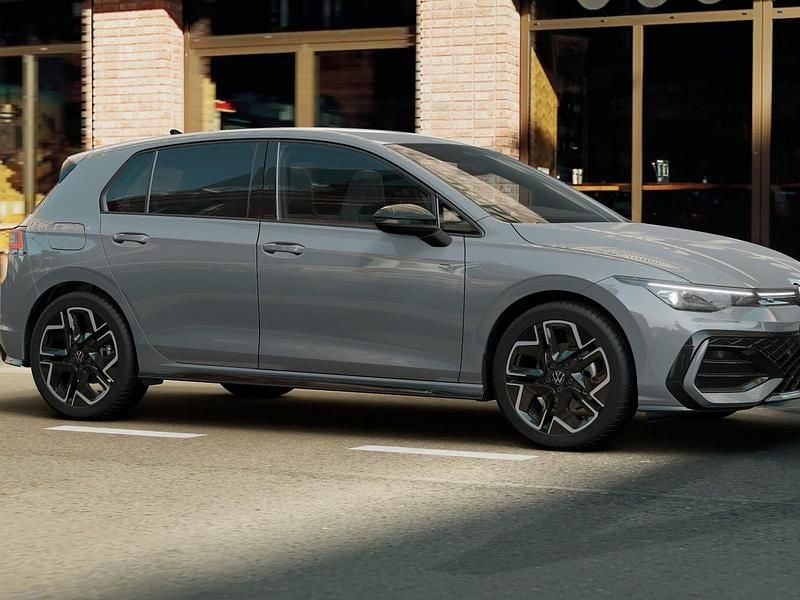 Nuova VW Golf VIII R-line Plus 150 CV (110 kW) 2026 Moonstone grey Berlina