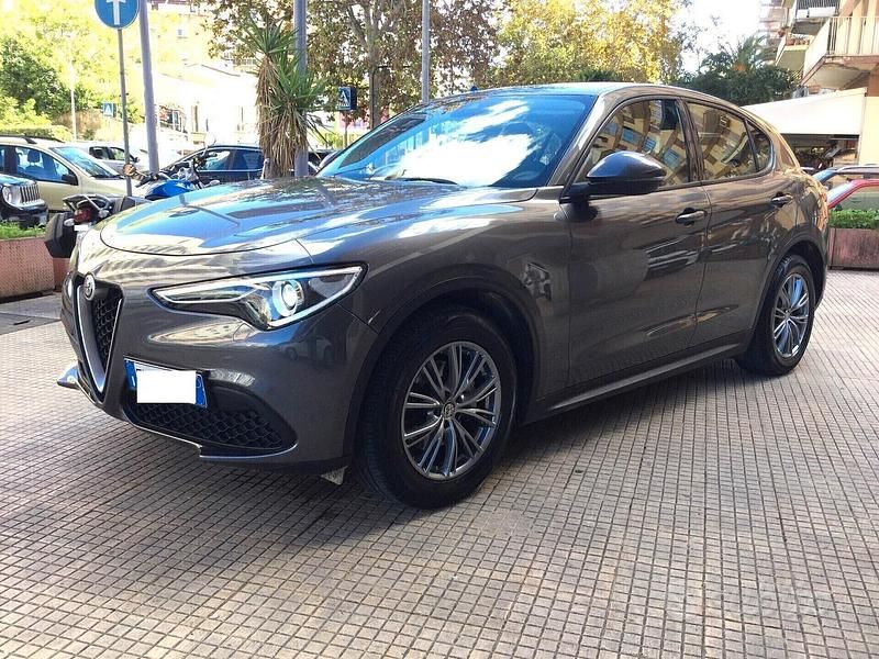 Usata Alfa Romeo Stelvio Business 160 CV (117 kW) 2019 Grigio SUV