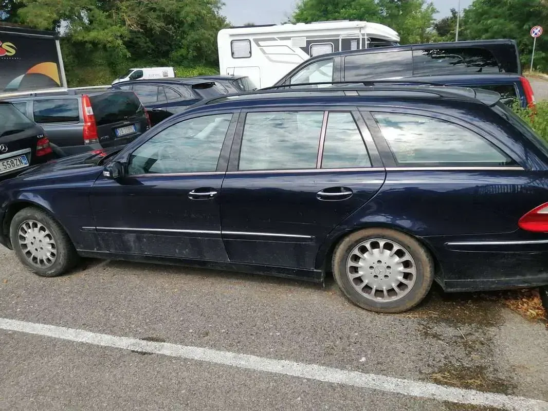 Usata Mercedes E280 Elegance 177 CV (130 kW) 2006 Blu/azzurro Station wagon