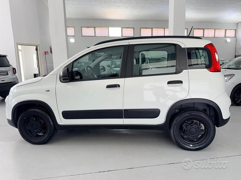 Usado Fiat Panda 4x4 85 CV (62 kW) 2020 Blanco Utilitario