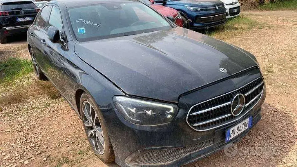 Usata Mercedes E200 160 CV (117 kW) 2022 Nero Berlina