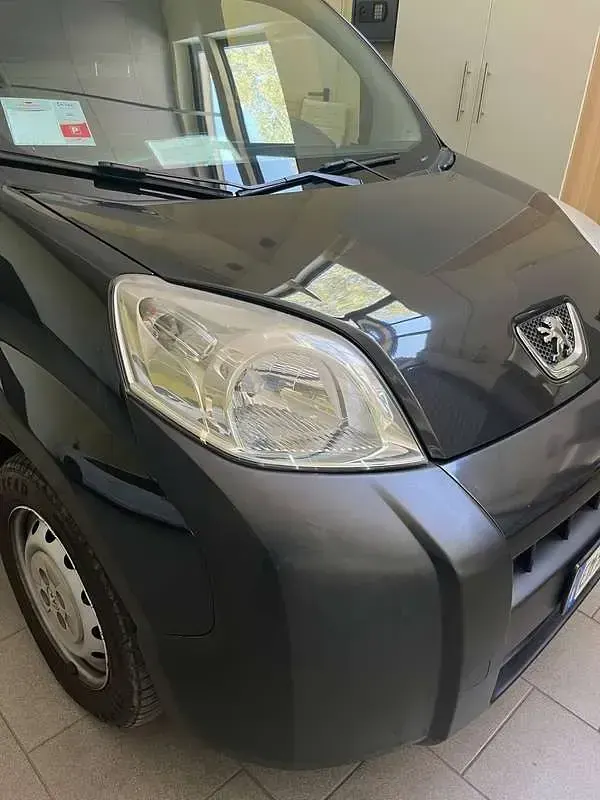 Usata Peugeot Bipper 68 CV (50 kW) 2012 Nero Monovolume