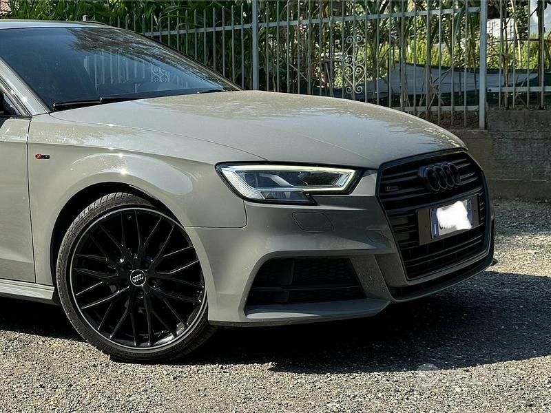 Grigio Usata 2020 Audi A3 Admired Tre volumi | 26.500 € (Molto cara) - Immagine 1/4