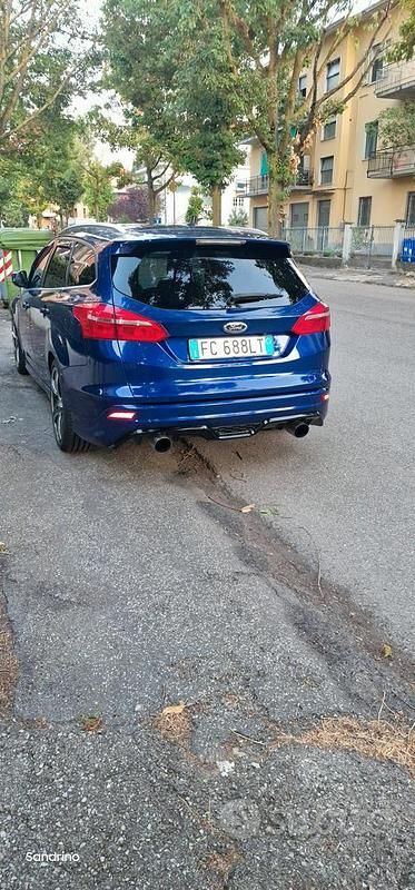 Usata Ford Focus 120 CV (88 kW) 2016 Blu Station wagon