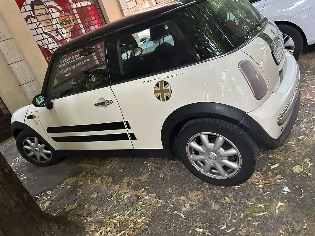 Usata Mini ONE 90 CV (66 kW) 2003 Utilitaria