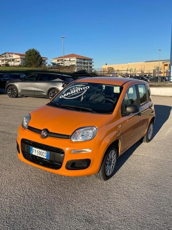 Arancione Usata 2019 Fiat Panda Easy Due volumi | 8900 € (Buon prezzo) - Immagine 1/4