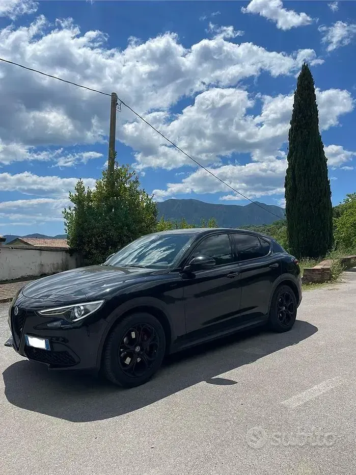 Usata Alfa Romeo Stelvio Sprint 160 CV (117 kW) 2020 Nero SUV