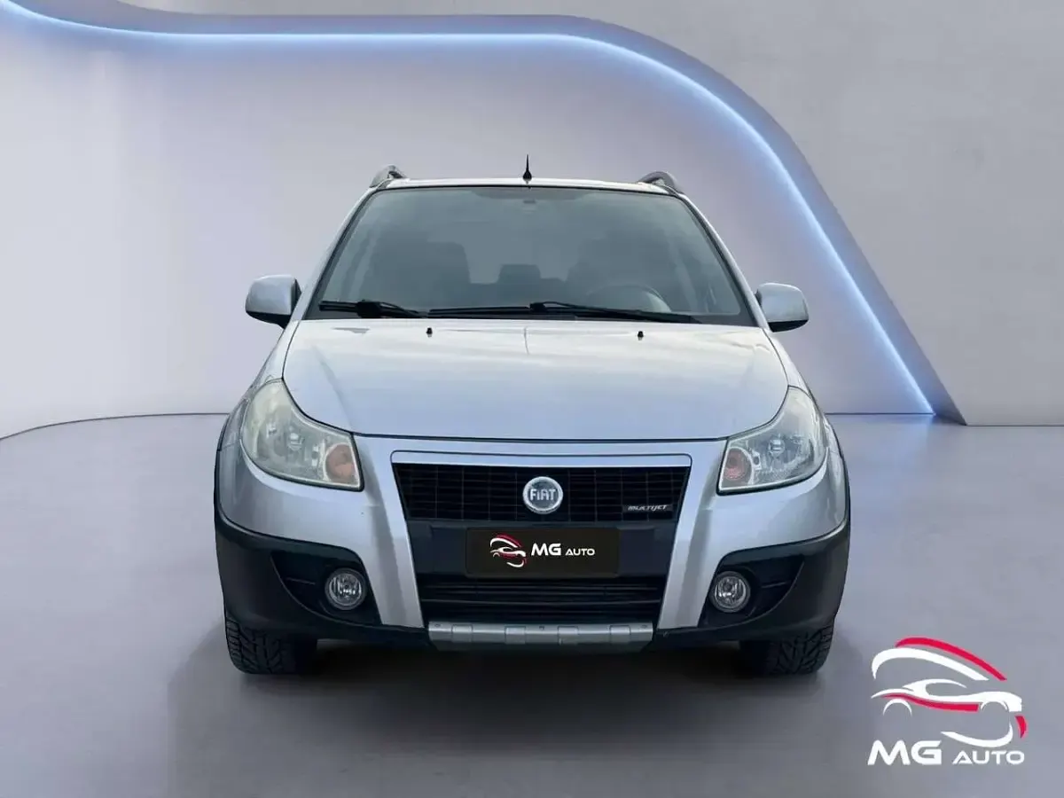 Usata Fiat Sedici Emotion 120 CV (88 kW) 2006 Argento SUV
