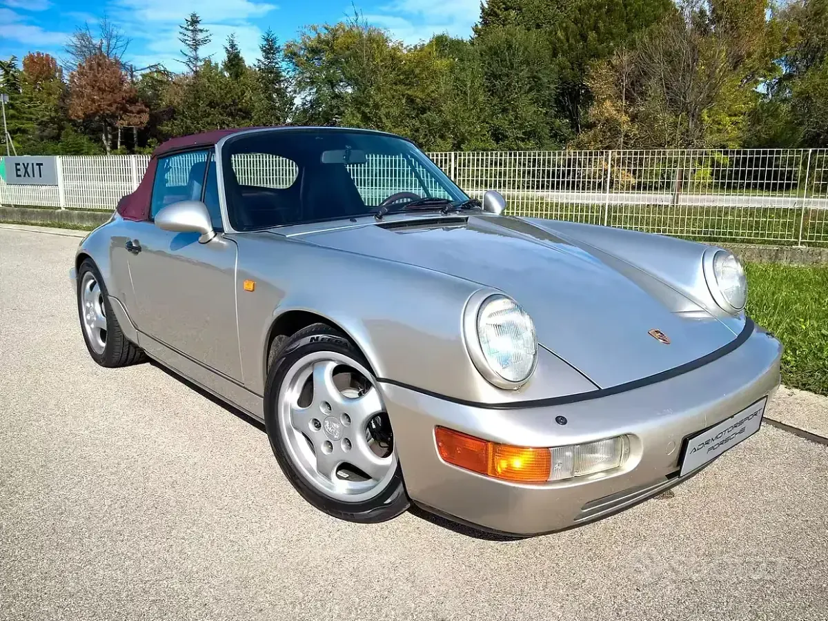 Usata Porsche 911 Carrera Cabriolet 250 CV (183 kW) 1992 Grigio Cabrio