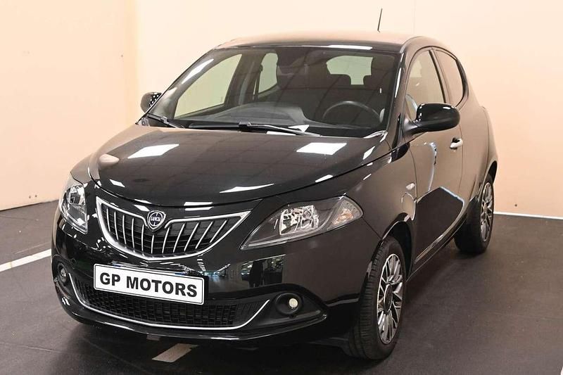 Usata Lancia Ypsilon Gold 69 CV (50 kW) 2023 Nero Utilitaria