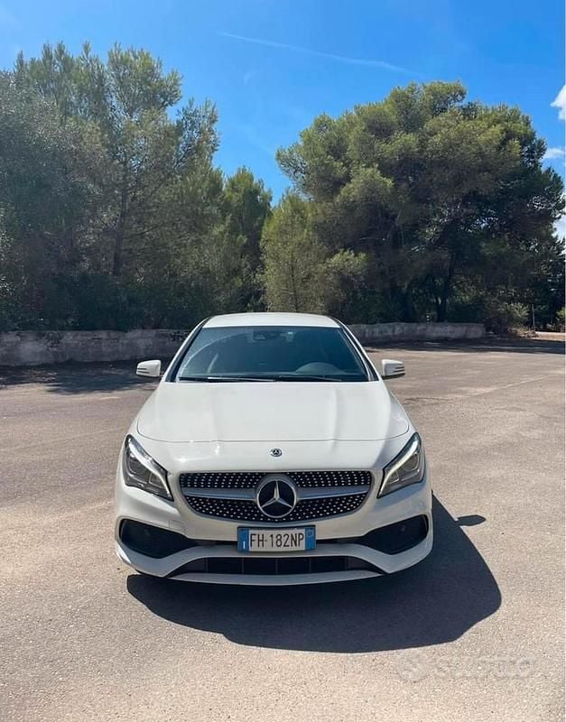 Usata 2017 Mercedes CLA220 Premium Tre volumi | 14.999 € (Super prezzo) - Immagine 1/4