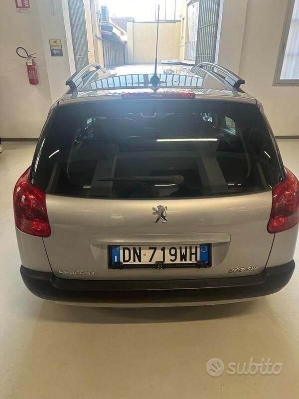 Usata Peugeot 207 95 CV (69 kW) 2008 Argento Station wagon