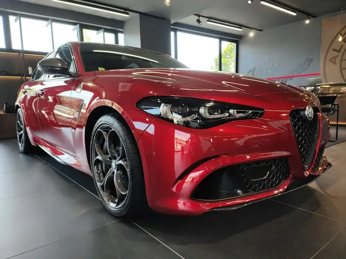 Nuova Alfa Romeo Giulia Quadrifoglio 520 CV (382 kW) 2026 Other Berlina