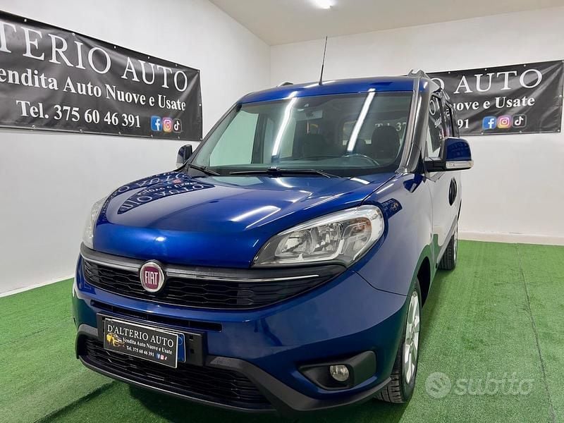 Usata Fiat Doblò Lounge 135 CV (99 kW) 2015 Blu Monovolume