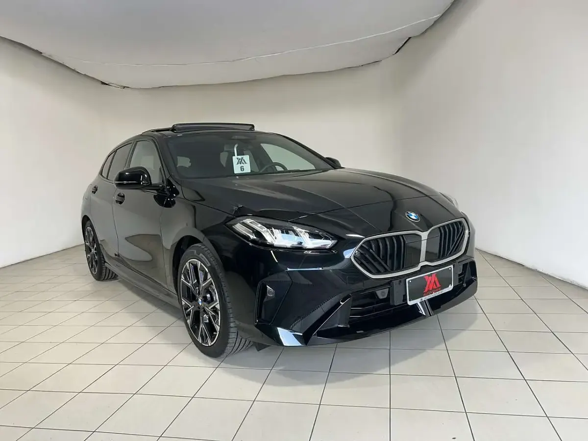 Usata BMW 120 M Sport 170 CV (125 kW) 2025 Nero Utilitaria