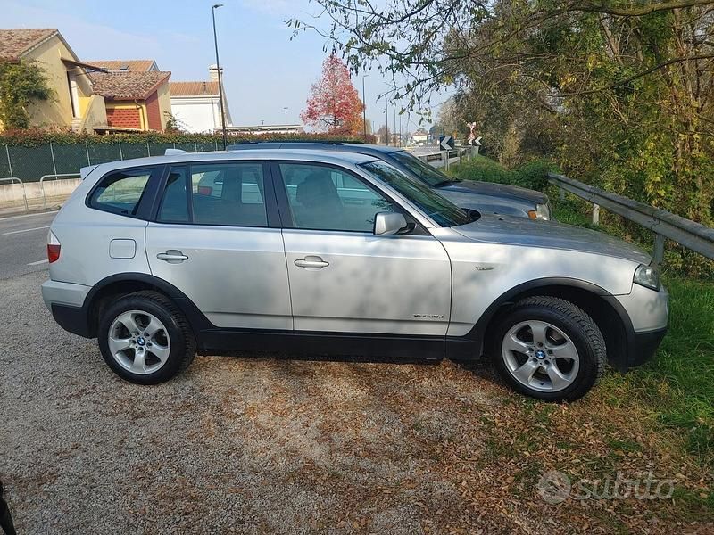 Argento Usata 2009 BMW X3 SUV | 3900 € (Buon prezzo) - Immagine 1/4