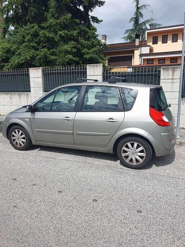 Usata Renault Scénic II Luxe 106 CV (77 kW) 2007 Monovolume