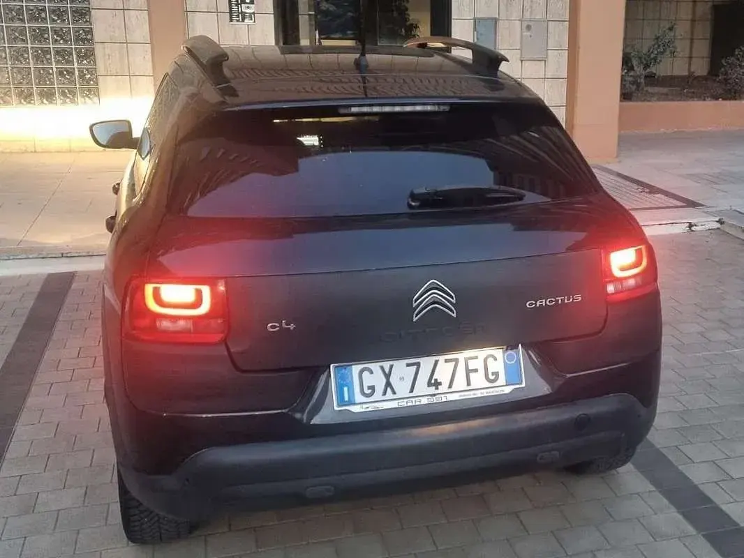 Usata Citroën C4 Shine 99 CV (72 kW) 2015 Nero SUV