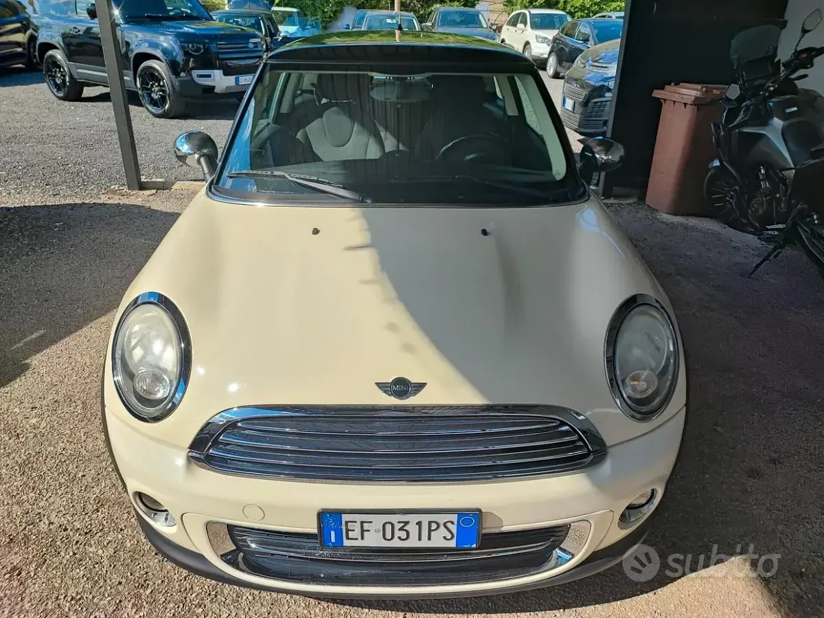 Usata Mini Cooper D 112 CV (82 kW) 2010 Beige Utilitaria