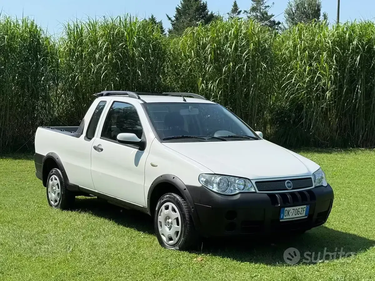 Usata Fiat Strada 86 CV (63 kW) 2007 Bianco Pick-up