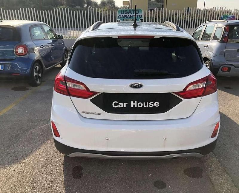 Usata Ford Fiesta Active 101 CV (74 kW) 2019 Bianco Utilitaria