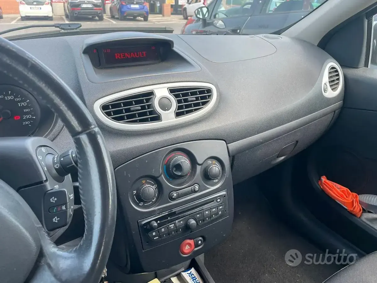 Usata Renault Clio 75 CV (55 kW) 2012 Grigio Station wagon