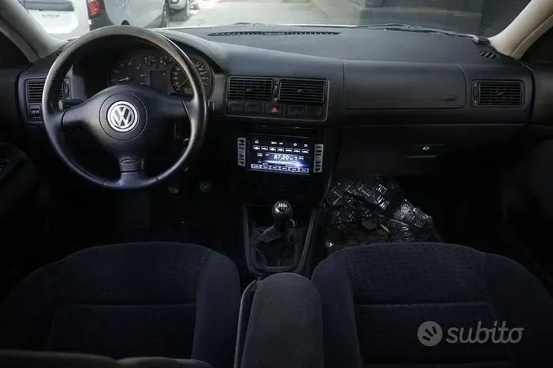 Usata VW Golf III Highline 100 CV (73 kW) 1999 Grigio Berlina