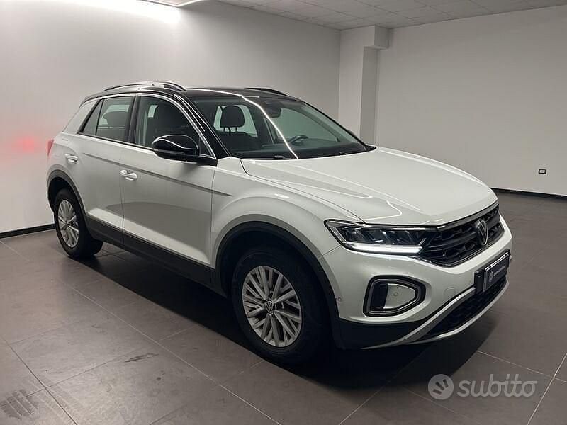 Usata VW T-Roc Life 110 CV (80 kW) 2023 Bianco SUV