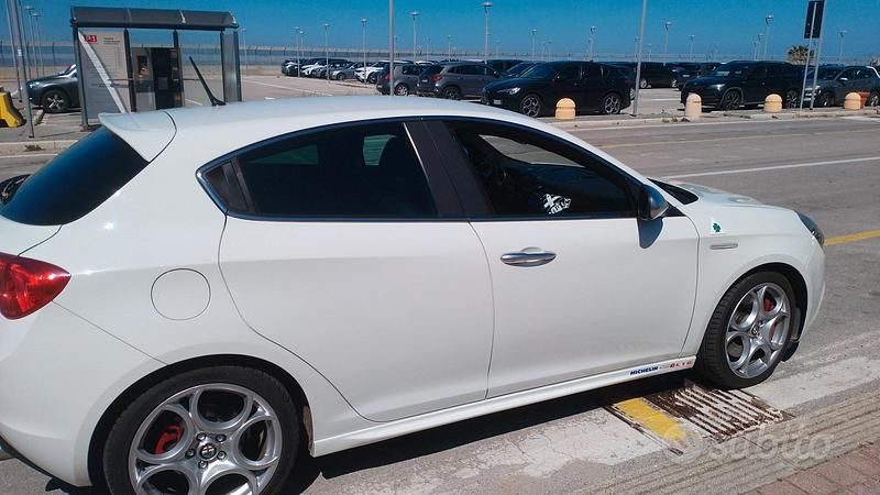 Usata Alfa Romeo Giulietta Quadrifoglio Verde 240 CV (176 kW) 2010 Utilitaria