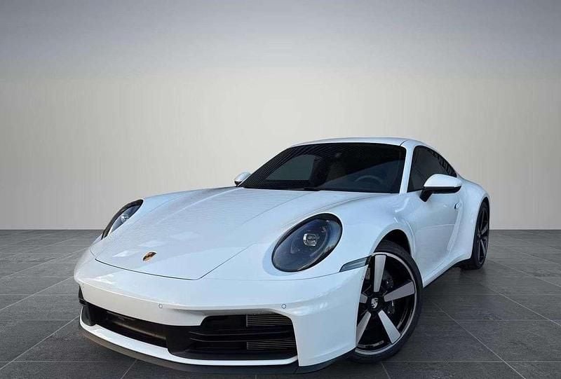 Usata Porsche 911 Carrera 394 CV (289 kW) 2025 Bianco metallizzato Coupé
