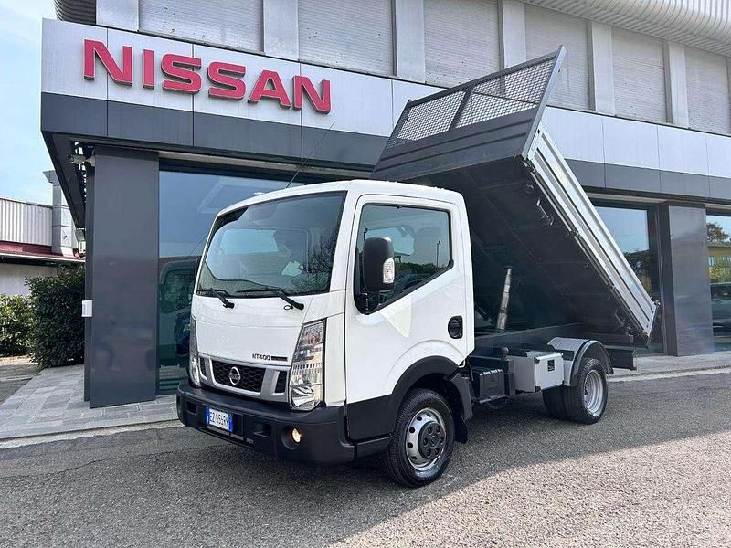 Usata Nissan Cabstar 136 CV (100 kW) 2015 Bianco Pick-up