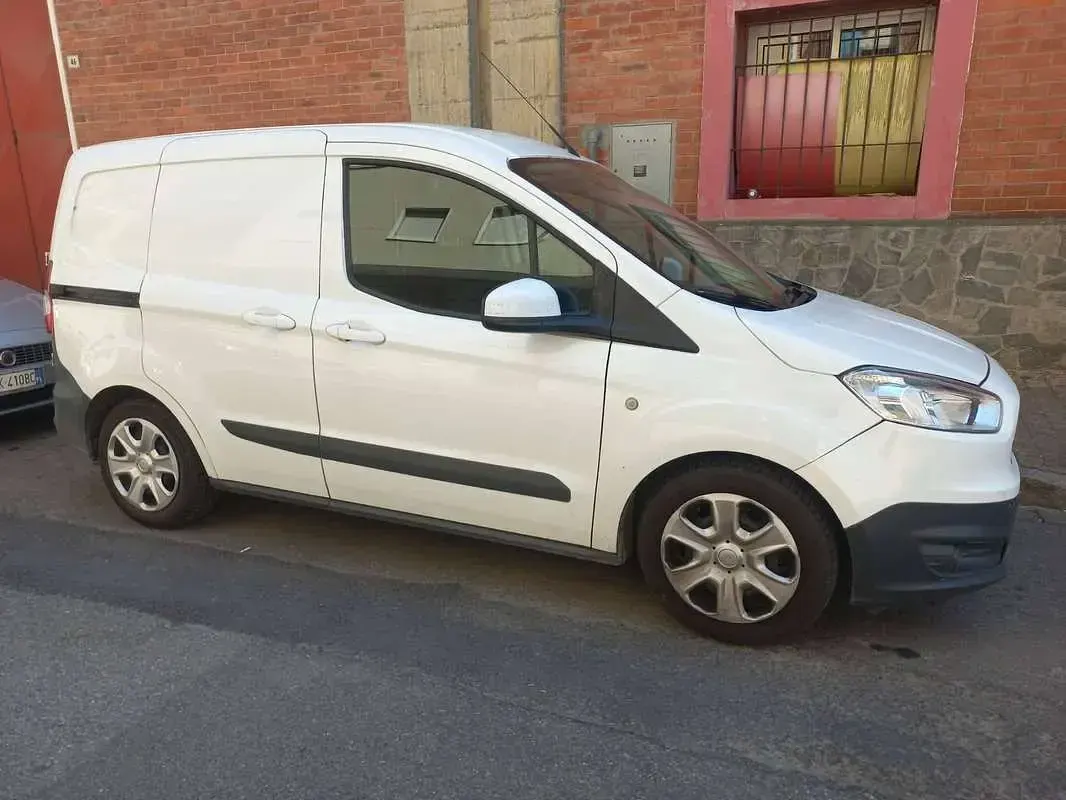Usata Ford Transit Courier Ambiente 75 CV (55 kW) 2015 Bianco Furgone