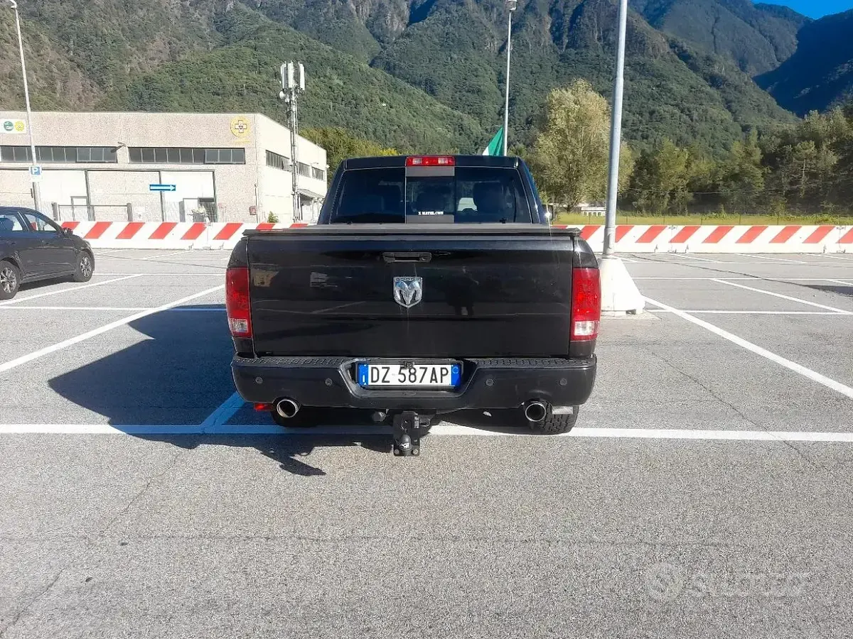 Usata Dodge Ram 345 CV (253 kW) 2009 Nero Pick-up
