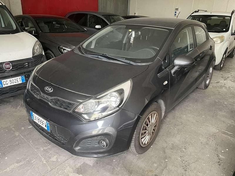Usata Kia Rio Active 86 CV (63 kW) 2014 Berlina