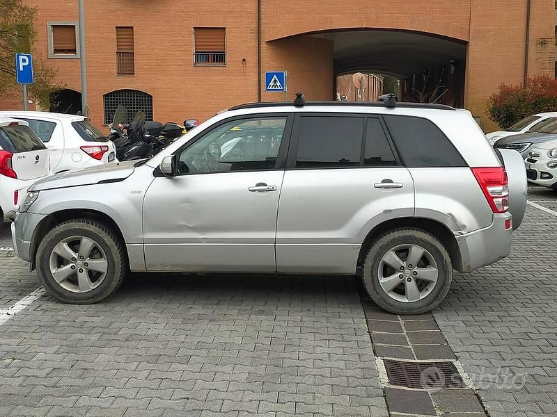 Usata Suzuki Vitara 2010 Grigio SUV