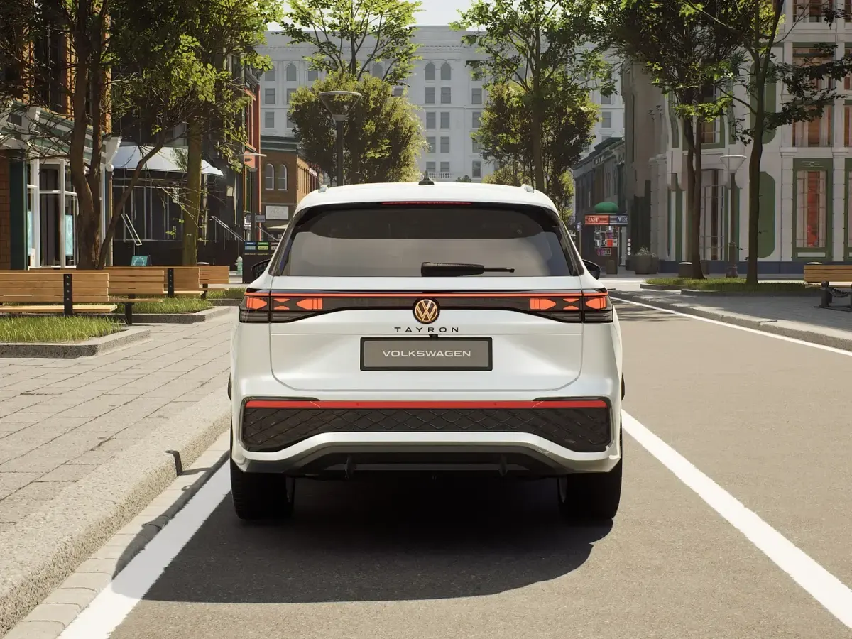 Nuova VW Tayron R-line Plus 150 CV (110 kW) 2026 Dolomite silver metallizzato SUV
