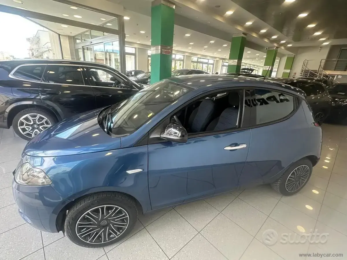 Usata Lancia Ypsilon S 69 CV (50 kW) 2024 Blu/azzurro Utilitaria