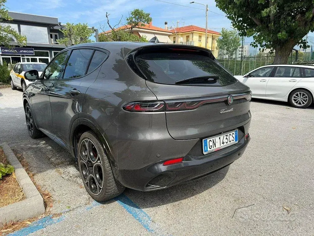 Usata Alfa Romeo Tonale Edizione Speciale 160 CV (117 kW) 2023 Grigio SUV